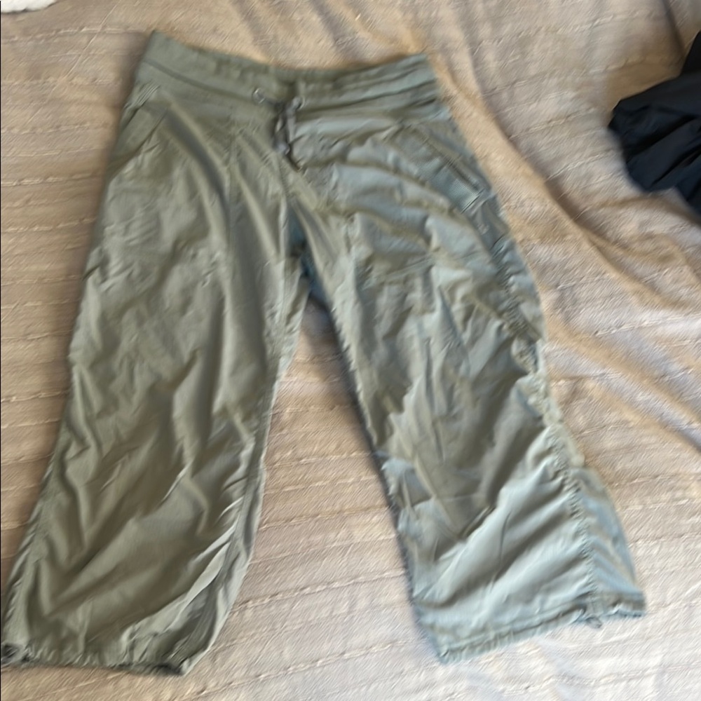 lululemon athletica Studio Green Capris sz4